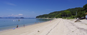 屋代島・逗子ヶ浜海水浴場